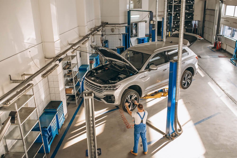 Car repair garage and scrap car services
